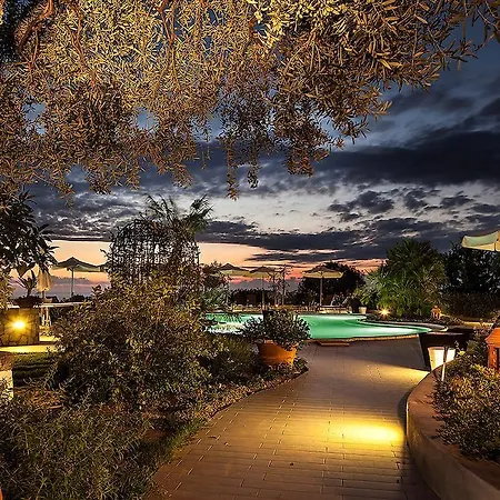 Tenuta Del Poggio Antico Otel 4*