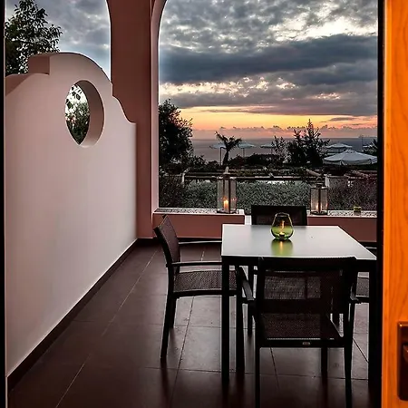 Tenuta Del Poggio Antico Otel 4*