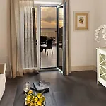 מלון Tenuta Del Poggio Antico 4*