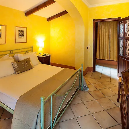 Tenuta Del Poggio Antico Hotel 4*