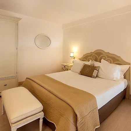 Tenuta Del Poggio Antico 4*