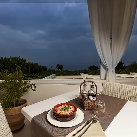 Hotel Tenuta Del Poggio Antico 4*