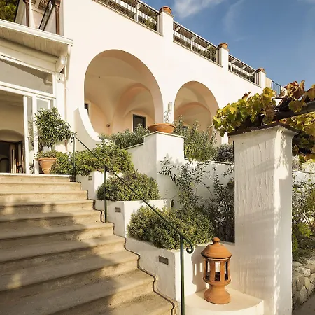 Tenuta Del Poggio Antico Hotel 4*