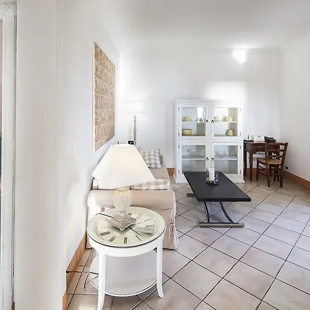 Tenuta Del Poggio Antico Hotell 4*