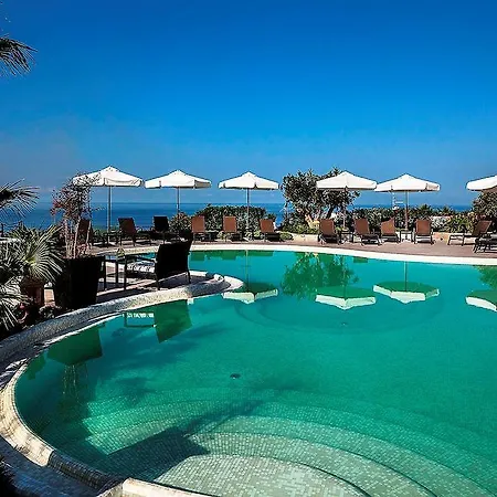 Tenuta Del Poggio Antico Hotell 4*