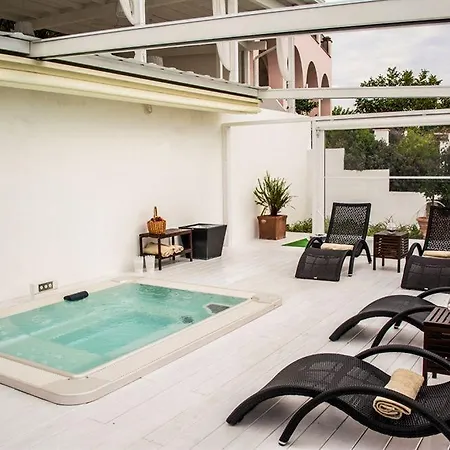 Hotell Tenuta Del Poggio Antico 4*